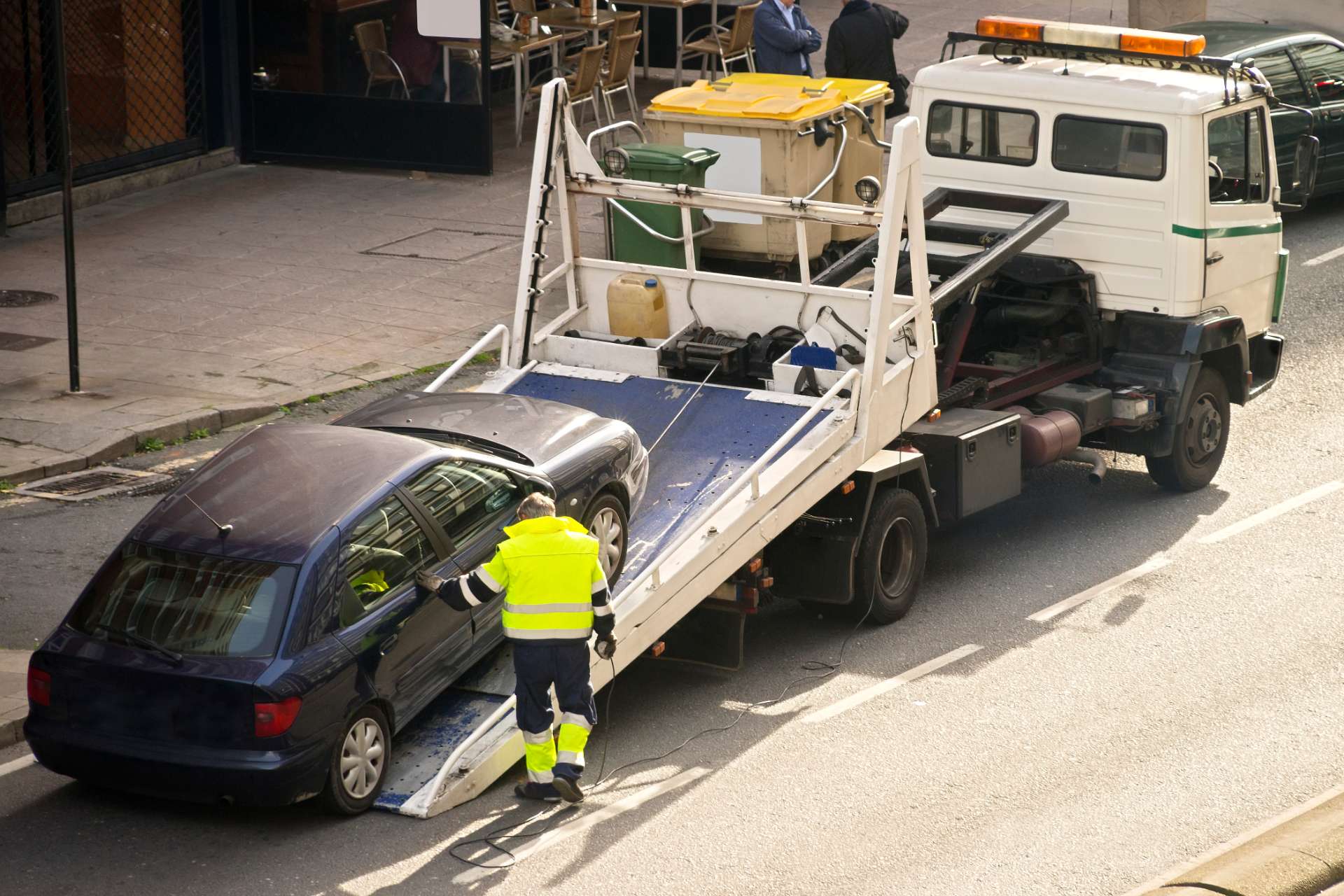 Voiture enlevée par dépanneuse